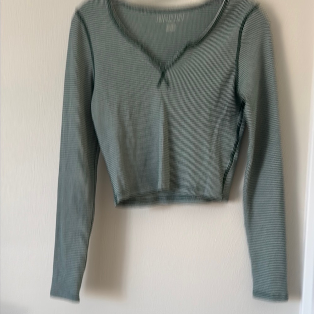 American Eagle Outfitters Green Long Sleeve Crop Blouse